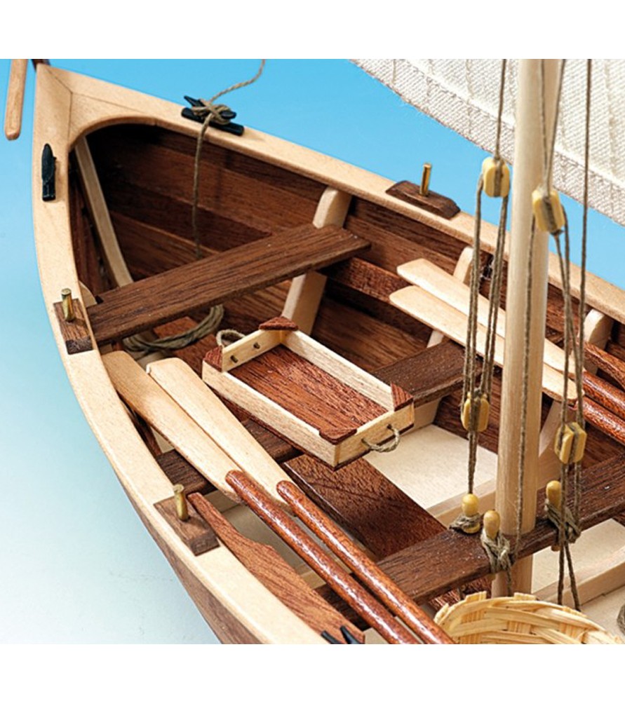 Wooden Model Ship: French Fishing Boat La Provençale 1:20